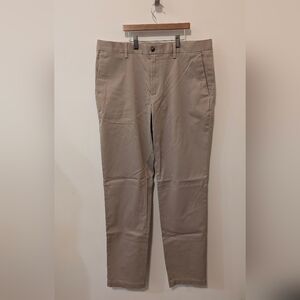 Banana Republic Rapid Movement Slim Chino Men's Tan Pants 33 W 34 L